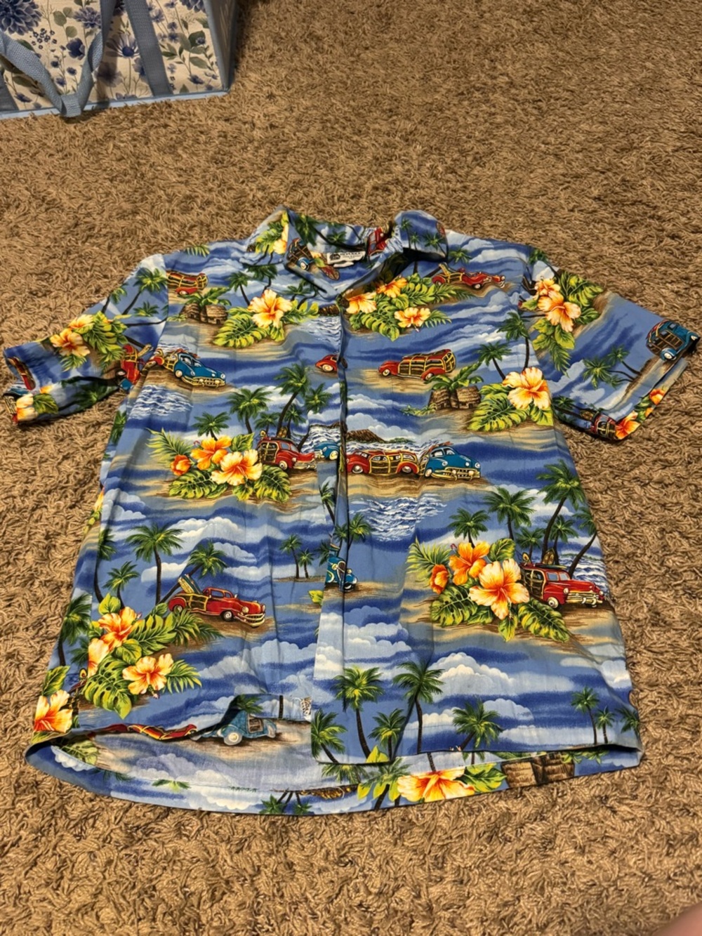 Blue Tropical Short-Sleeve Button-Down Shirt with Floral & Surf Motif